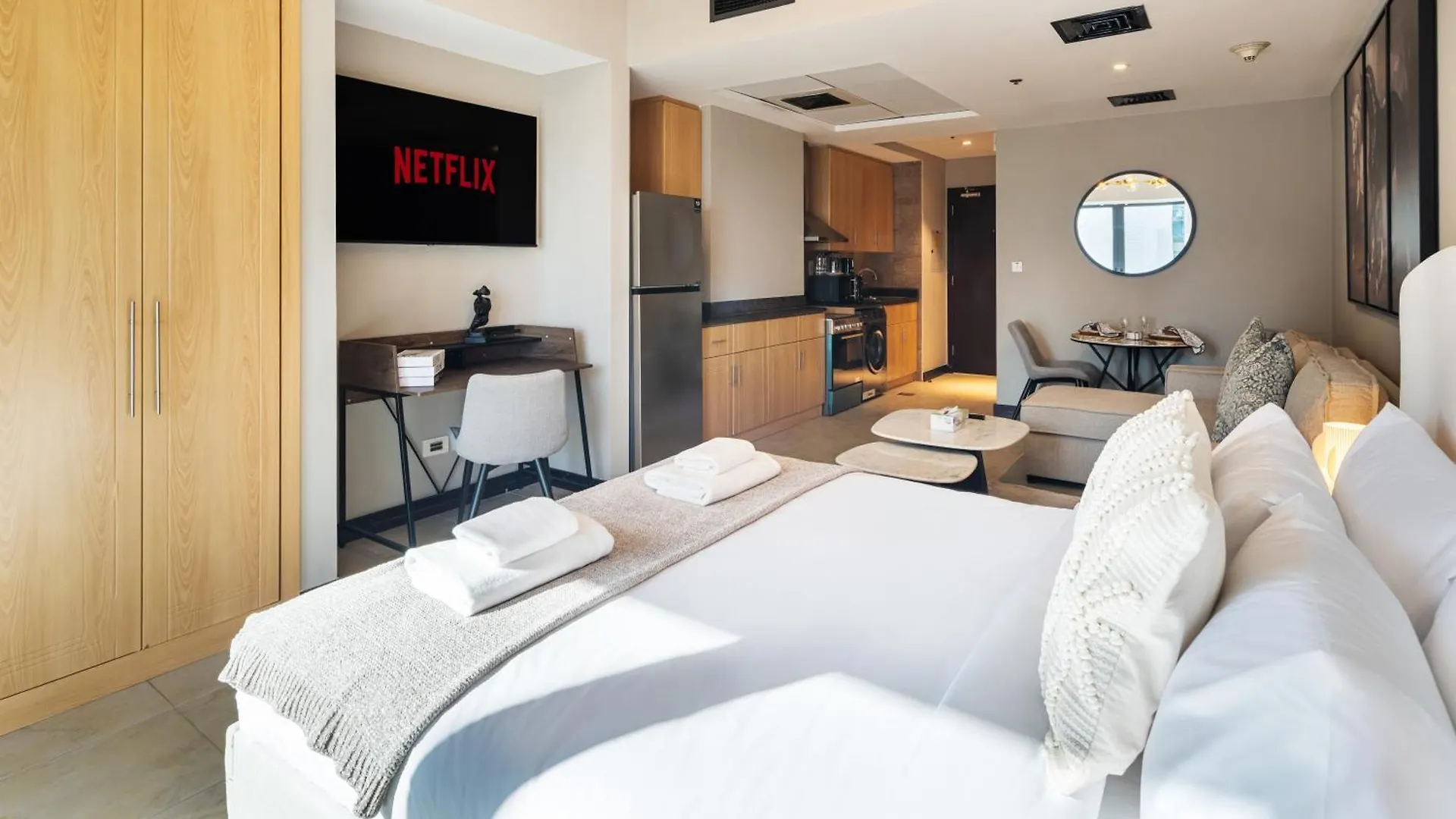 Modern Studio Apartment In Goldcrest Views Dubai
