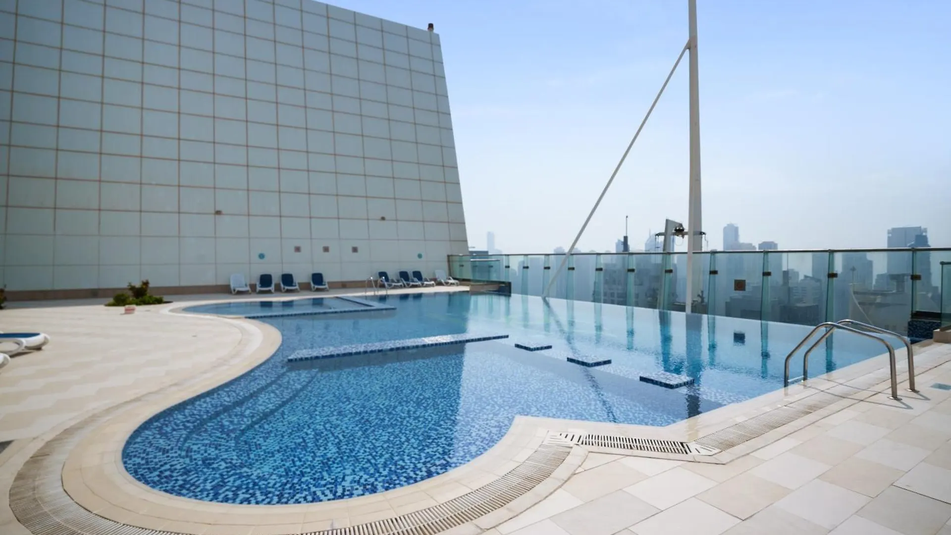 Modern Studio Apartment In Goldcrest Views Dubai